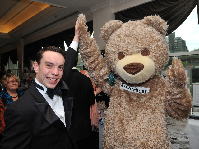 Baxterbear and the pianist